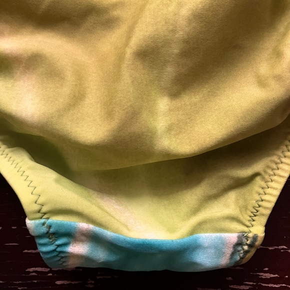 NEW SHAN MID-HIGH BIKINI BOTTOM - Picture 10 of 13